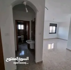  11 شقة مع مطبخ وساعة ماء وكهرباء قرب عسل وبصل