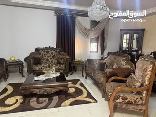 2 طقم كنب وتوابعه للبيع