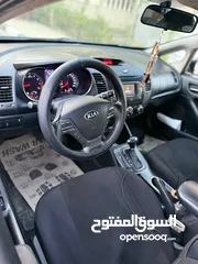  3 سيراتو 2014.مع فتحه .اصل خصوصي .اتماتيك .فيها تغير سمكه فخده .مرخصه ومامنه رام لله او الخليل