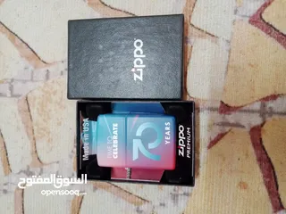  13 ولاعة زيبو Zippo هي ولاعة معدنية قابلة لإعادة الاستخدام من إنتاج شركة زيبو مانوفاكتشرينج في برادفورد