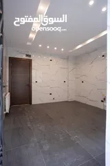  26 شقه مميزه للبيع بعد المدارس العالميه طريق المطار مباشره بسعر مغري تشطيب سوبر ديلوكس