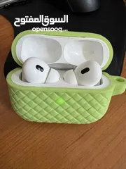  2 Apple AirPods Pro