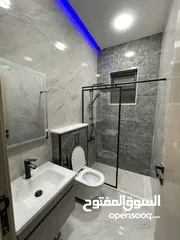  2 شقة طابق ثاني منطقة فلل مطلة