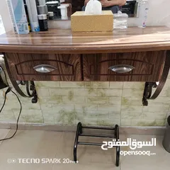  3 كاونترات صالون حلاقة .خشب.للبيع بسعر مناسب .