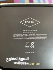  5 ساعة فوسيل سبورت لون اسود مع تاريخ الساعه بحالة ممتازة جداً وعملية للرسمي وللسبور