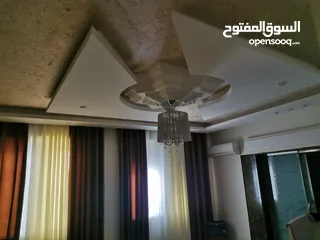  8 منزل مستقل مكون من طابقين ومدخلين منفصلين