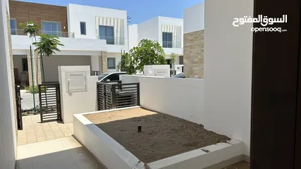  6 Property for sale in Ghadeer Park Villa (Muscat) / Недвижимость. Оман