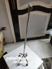  1 عكاز نيكل كروم للمشي والتسنيد بحاله جيده