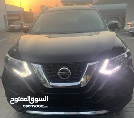  6 Nissan Rogue model 2018 black color  Very good condition