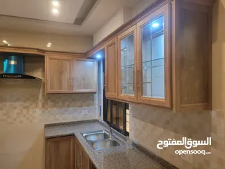  18 شقة فاخرة للبيع