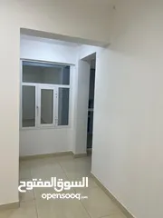  4 شقه للإيجار في وسط الخوض بسعر ممتازApartment for rent in the center of Al Khoud at an excellent pric