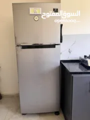  1 ثلاجه ساسونج 2021 300 لتر لون سلفر