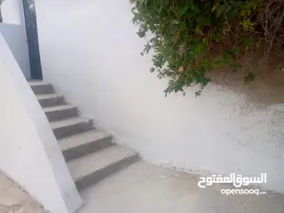  5 شقه للإيجار