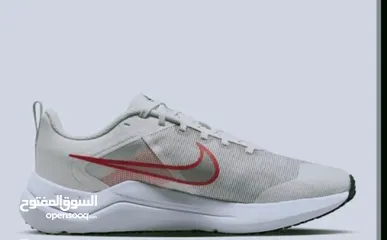  6 حذاء نايك مقاس 40,5
