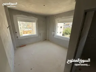  5 شقة أرضية بإطلالة مفتوحة وتشطيب مؤسس — فرصة لتصميم لمساتك الخاصة!