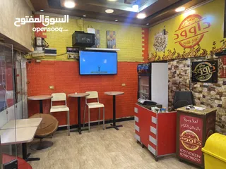  1 مطعم للبيع المفرق -حي الحسين- بجانب احمد مول المحل شغال مش مسكر للجادين مراجعة