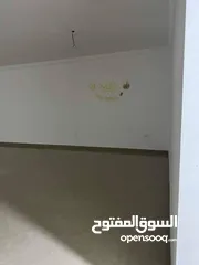  12 شقة جديده للايجار  جامعة الحاضره