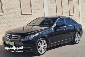  1 مرسيدس.  C200 فللللللللل مع. فتخه. بويه. شركه. بسعرررر حرق حرق