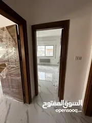 13 شقة واسعة و مجددة بالكامل للإيجار- الصويفية - خلف المدرسة الأمريكية - طابق ثاني . العمارة 6 شقق فقط