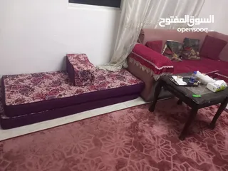  2 طقم كورنر وطقم فرشات اسفننج للبيع