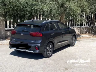  8 كيا نيرو هايبرد 2020 وارد كوري   جميع المواصفات  فل الفل ما عدا الفتحة   بسعر جيد وقابل للتفاوض