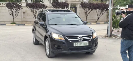  17 جيب تيجوان موديل 2010-اتومتيك-ماتور 2000تربوا -بنزين فل فل اضافات مع فتحة سقف بنوراما-فحص شركة ونخب