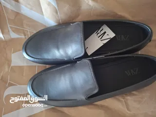  4 حذاء جلد طبيعي 100٪ عدد 2 للبيع .