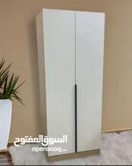  4 خزانة الملابس المودرن ببابين الأناقة صارت أوضح من أي وقت ... خزانة بيضا ناعمة بلمسة خشب طبيعية .