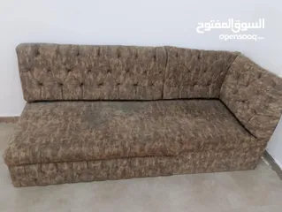  2 طاولة مكتب + كنبايتين بسعر حرق