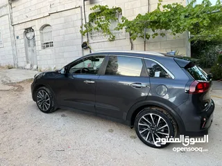  1 كيا نيرو هايبريد بوضع الوكاله