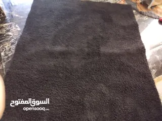  23 سجاد شاغي تقيل كتير الاصلي تنتين وحده لون اسود وحده لون عسلي وتخت اطفال خشب بلوط تقيل