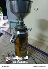  1 ماكينه طحن قهوه واحد فاز بحال الوكالة استخدام بسيط قويه جدا وغير مصلحه الماكنه قويه بطحن وطحنها بودر