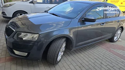  2 سكودا اوكتافيا 1400 تيربو بنزين بحالة الوكاله مفتاحين شركه عداد اصلي 103 الاف جنط 17