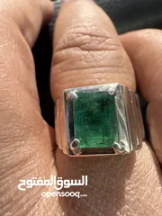  20 خاتم فضه  رجالي عيار 925 صياغه يدويه  بحجر الزمرد الكولومبي الطبيعي عالي الجوده جدا غير معالج