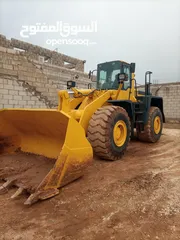  3 بلدوزر D8L +لودر 470 +حفارة 450 +حفارة 300 للإيجار
