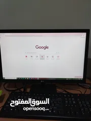  4 كمبيوتر مع الطاوله للبيع