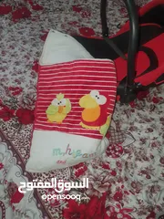  6 كوت أطفال شبه جديد   معاه كوفليه لون .احمر واسود