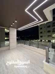  16 ارضية مع ترس في طريق المطار قرب كلية لومينوس بتشطيب فندقي