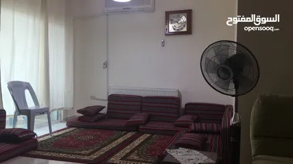  12 شقة فارغة - الجبيهة - 3نوم - قرب الخدمات العامة