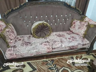  5 طقم كنب بحالة ممتازة