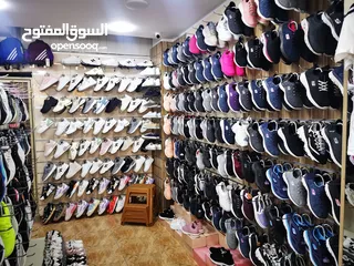  8 محل أحذيه بكامل الديكور والمعدات والأحذيه