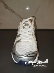  15 حقائب و أحذية و فساتين مميزة بسعر مغري