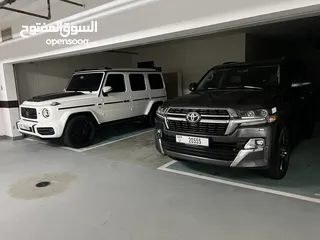  4 Toyota Land Cruiser Grand touring