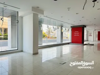  3 COMMERCIAL OPEN SHOWROOM SPACE FOR RENT