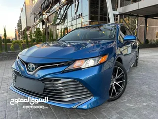  4 تويوتا كامري 2020  بطارية ليثيوم فل مع الفتحة مواصفات عالية جميع الاضافات