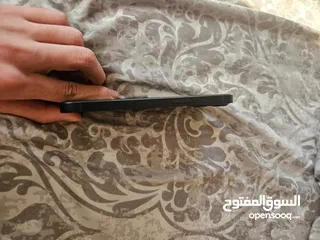  4 ايفون 13بحالة الجديد مش مفتوح ولا مغيرله اشي ولا فيه اشي التلفون بحالة الجديد