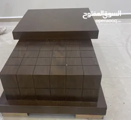  6 كنب زاوية بحالة جيدة جدا مستعمل وطاولة وسط عدد2 خشب زان وطاولة وسط كلاسيكية
