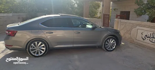  4 اسكودا سوبير بنزين 2018 قوه 2000 4x4 قوه 280حصان بانوراما  نقطه عمياء خروج عن المسار فل الفل بصمه