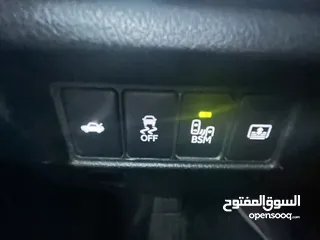  11 تيوتا افالون للبيع بحالة الوكالة