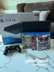  1 PlayStation 4